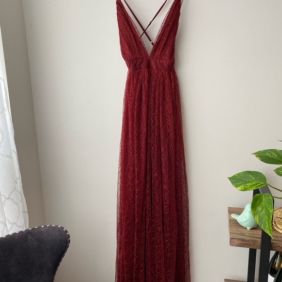 Red gown - Picture 2 of 2